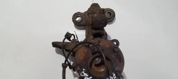 Nissan Primera Front wheel hub