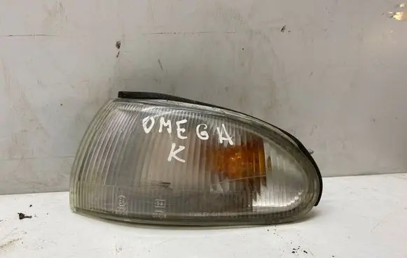 Opel Omega A Front indicator light