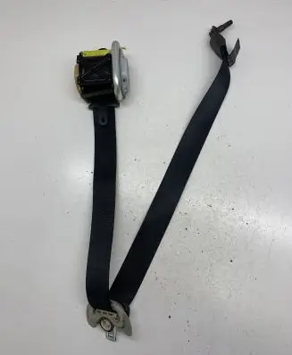 Toyota Avensis T250 Front seatbelt 7322005051