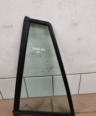 Skoda Fabia Mk1 (6Y) Rear vent window glass 6Y9845209B