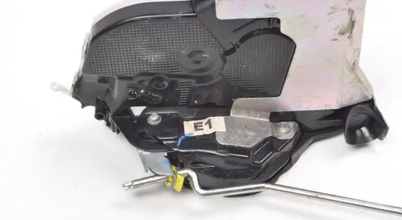 Honda HR-V Front door lock M4912120