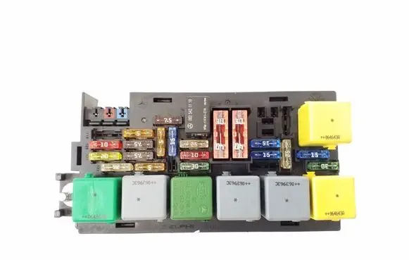 Mercedes-Benz GL X164 Fuse module A1645400072