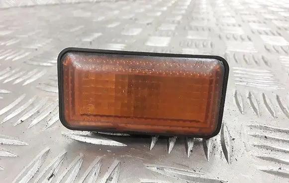 Volkswagen Golf III Front fender indicator light 0152619