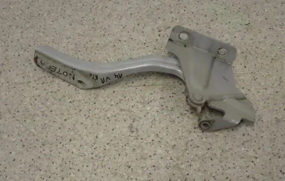 Nissan Note (E12) Engine bonnet/hood hinges