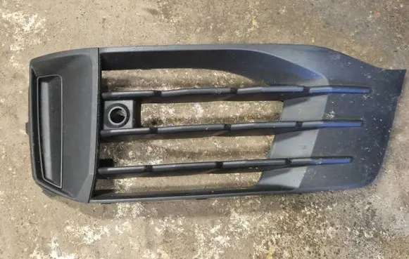 Audi Q7 4M Front bumper lower grill 4M0807681AK