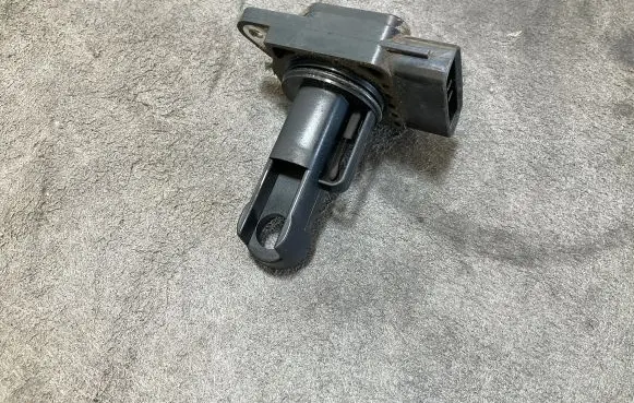 Toyota Hilux (AN10, AN20, AN30) Mass air flow meter 222040L010 VN1974004000
