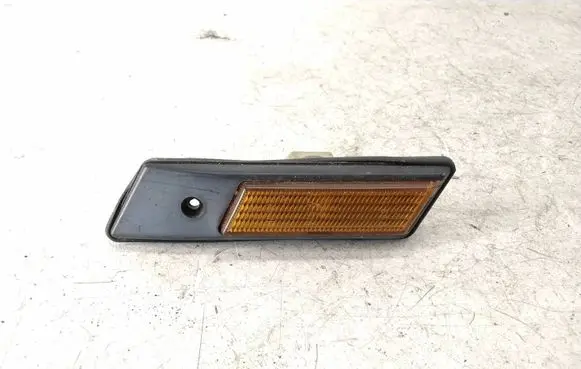 BMW 3 E36 Front fender indicator light 13780149