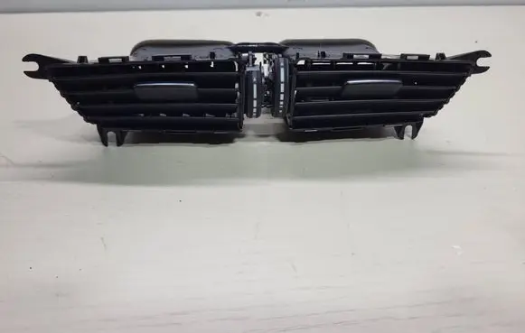 Mercedes-Benz C W204 Dash center air vent grill A2048306054 832880 186211