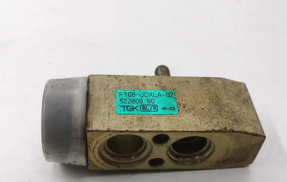 KIA Sorento Air conditioning (A/C) expansion valve F108JDXLA02 52280990