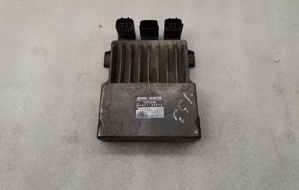 Toyota Corolla Verso AR10 Fuel injection control unit/module 1310001371 8987120070