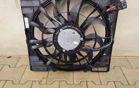 BMW 7 G70 Electric radiator cooling fan 5A18809