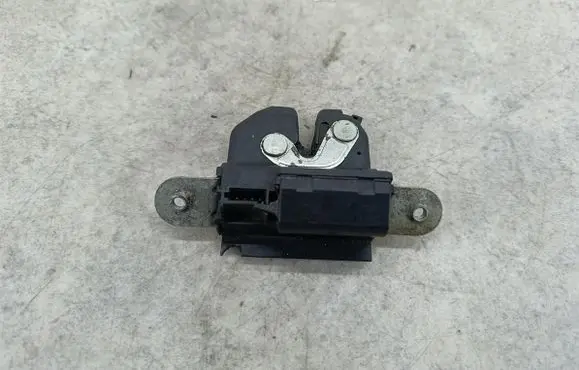 Opel Corsa D Tailgate lock latch 55701971