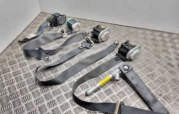 Nissan Note (E11) Set of seat belts 888449u5a 888549u00a 868859u15a
