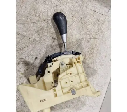 Hyundai Santa Fe Gear shifter/selector 467002BXXX