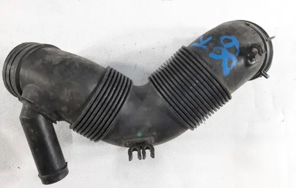 Volkswagen Golf V Air intake hose/pipe 3C0129654M
