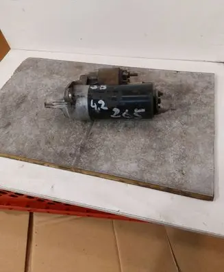 Audi A8 S8 D2 4D Starter motor 077911023E 0021104100