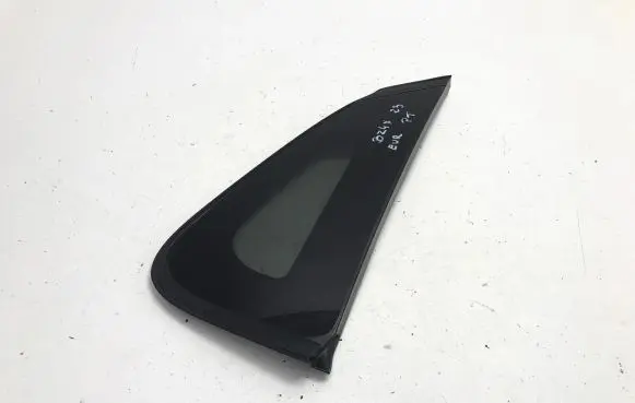Toyota bZ4X Rear side window