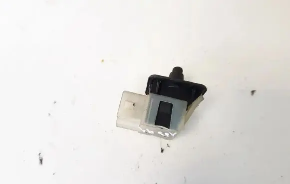 Mercedes-Benz A W168 Front door sensor 068201010