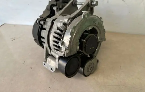 KIA Sportage Generator/alternator 363002u000