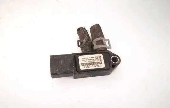 Volkswagen Touran I Exhaust gas pressure sensor 076906051A