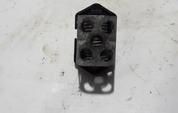 Coolant fan relay