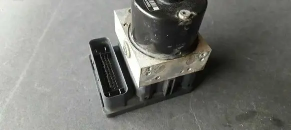 Ford Focus ABS Pump 8M51-2C405-EA