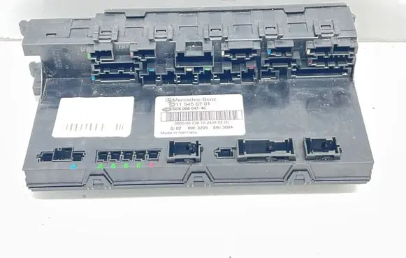 Mercedes-Benz E W211 Fuse module 2115456701 5DK00804746