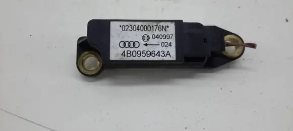 Audi A6 S6 C5 4B Airbag deployment crash/impact sensor 4B0959643A 040997 02304000176N
