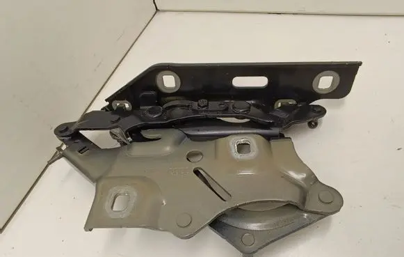 Audi A5 Engine bonnet/hood hinges 8W6823301E