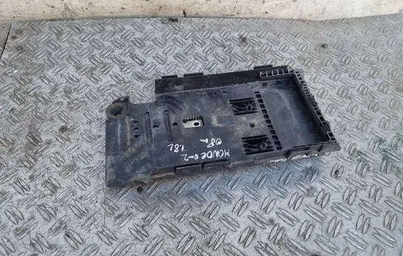 Battery tray
