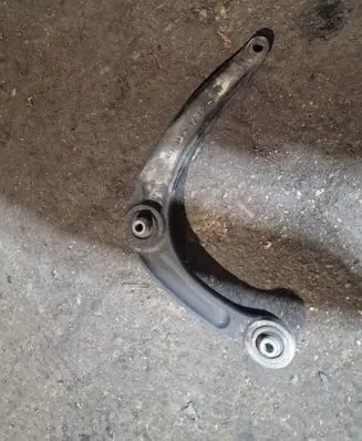 Peugeot 5008 Front lower control arm/wishbone