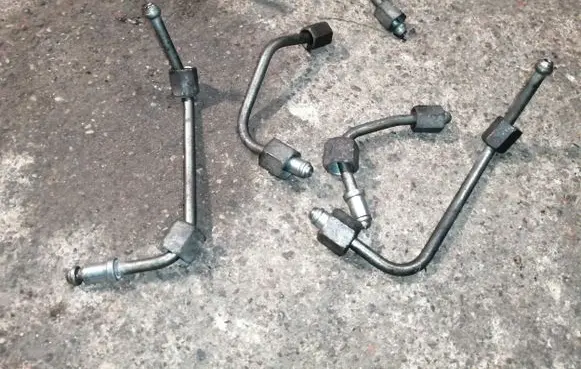 Opel Zafira B Fuel injector supply line/pipe 