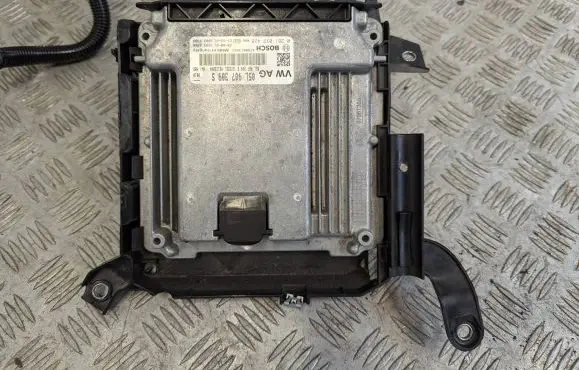 Audi A4 S4 B9 8W Engine control unit/module ECU 05L907309S