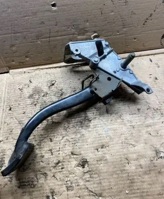 BMW 3 E46 Brake pedal 2229128