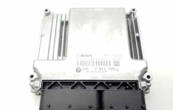 BMW 5 E60 E61 Engine control unit/module 781170001 0281015043 7811700