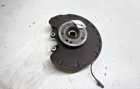 Mercedes-Benz ML W166 Rear wheel hub A1663570205