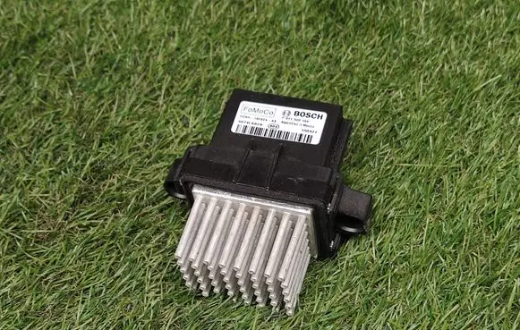 Ford Fusion II Heater blower motor/fan resistor DG9H19E624AA F011500104