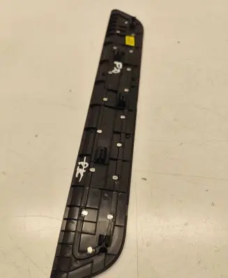 Front sill trim cover