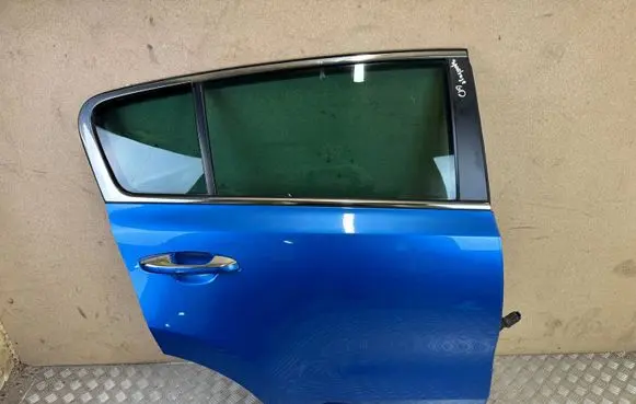 KIA Sportage Rear door 