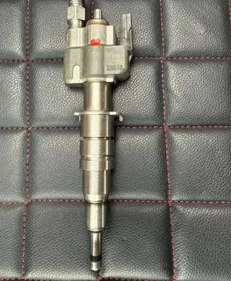 BMW 3 E90 E91 Fuel injector 7589048 758904811 10181010