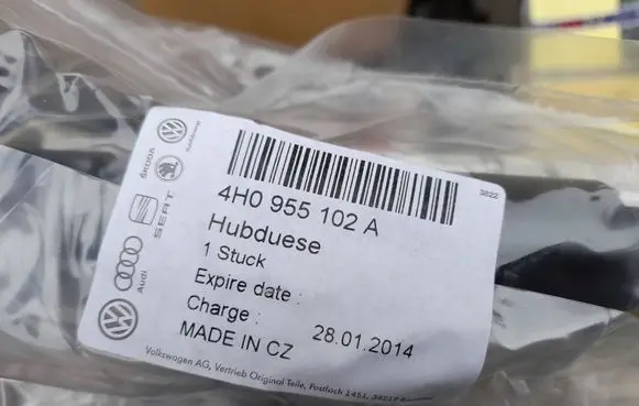 Audi A8 S8 D4 4H Headlight washer spray nozzle 4H0955102A