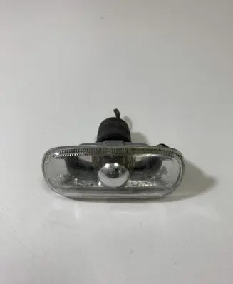 Audi A4 S4 B7 8E 8H Front fender indicator light 8E0949127