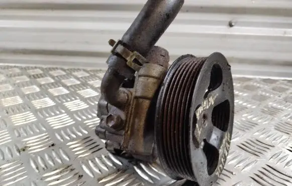 Toyota Avensis T250 Power steering pump