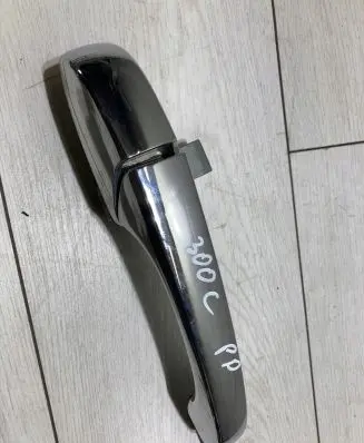 Chrysler 300 - 300C Front door exterior handle 05065800AC2