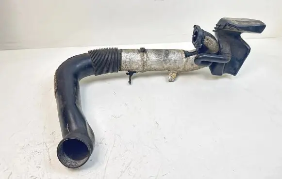 Ford Focus C-MAX Intercooler hose/pipe 3M519A673HF 6652A