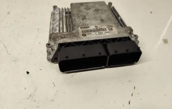 BMW 5 E60 E61 Engine control unit/module 0281012190 171048878 7802266