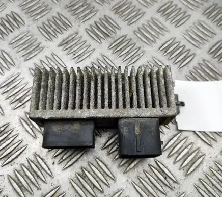 Opel Vivaro Glow plug pre-heat relay 271206395R