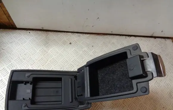 Ford Mondeo MK IV Armrest 9M21R044C82A