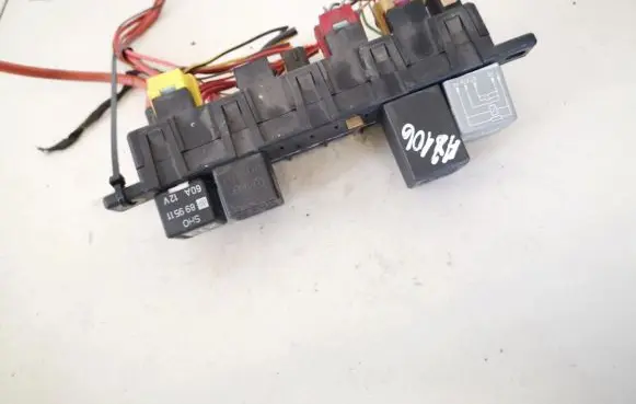 Audi A4 S4 B5 8D Fuse box set 4a0941822