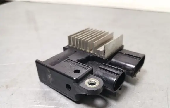 Mazda 3 II Coolant fan relay 4993003